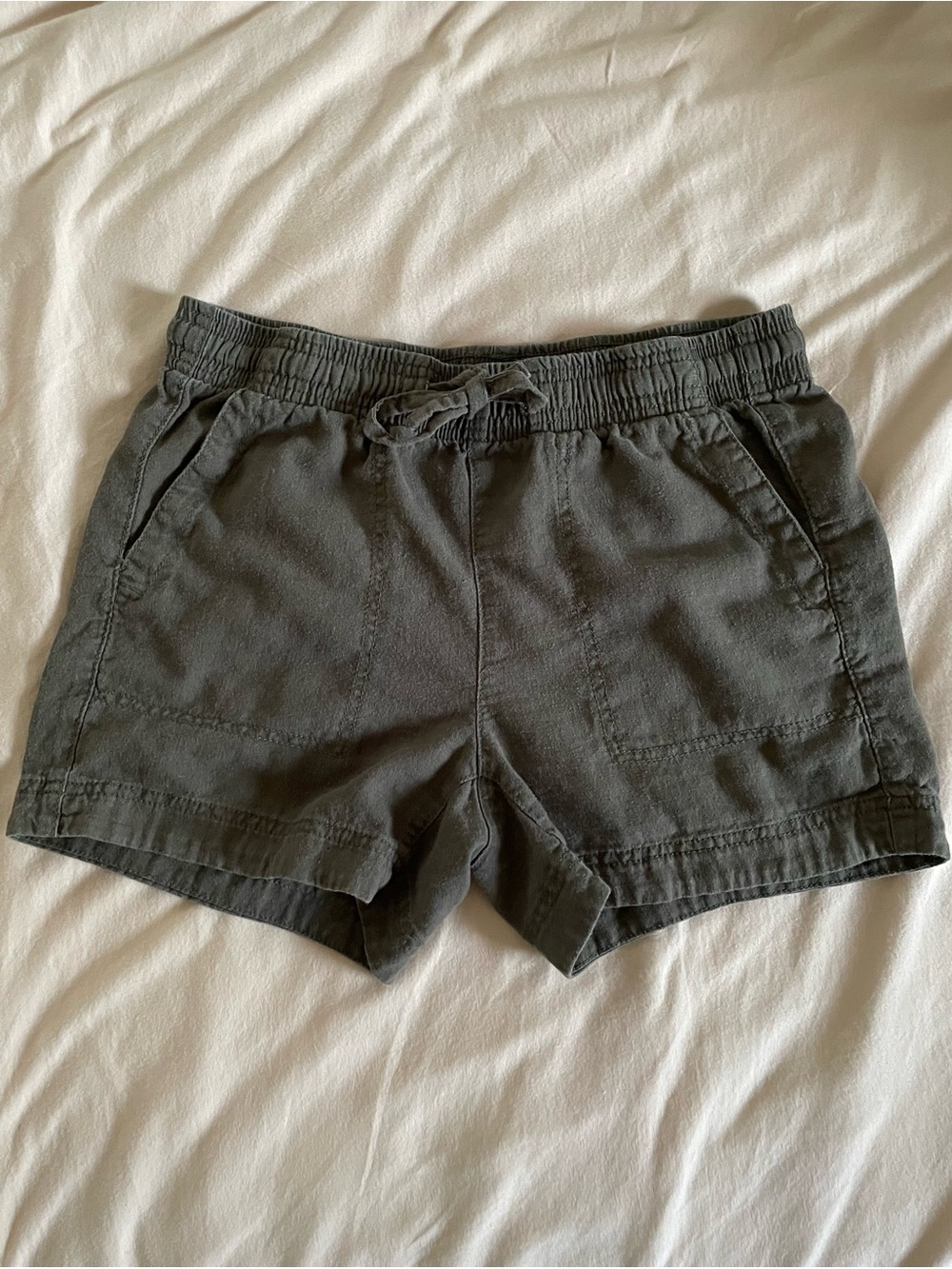 Reitmans Women's Olive Green Drawstring Waist Shorts